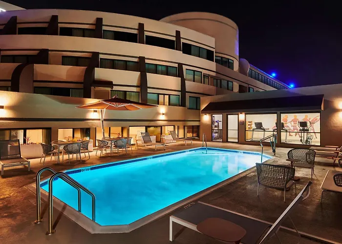 Boutique hotel only: Doubletree By Hilton Fullerton